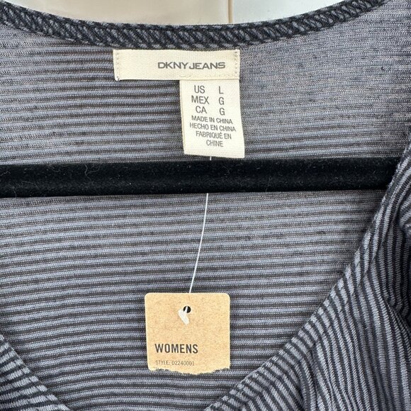 NWT DKNY Jeans Womens Striped Gray Sleeveless Top With Ruffle V-Neck Size L - Picture 5 of 8
